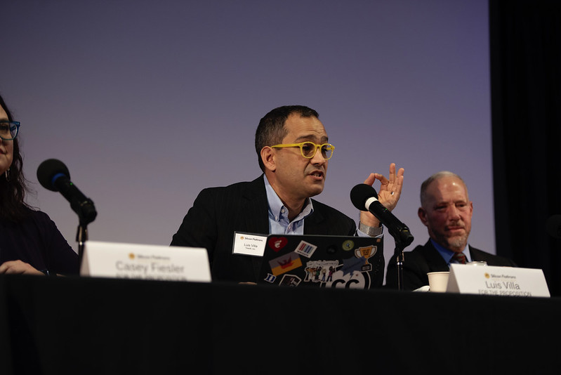 Tidelift co-founder and General Counsel Luis Villa debates Open AI at Silicon Flatirons